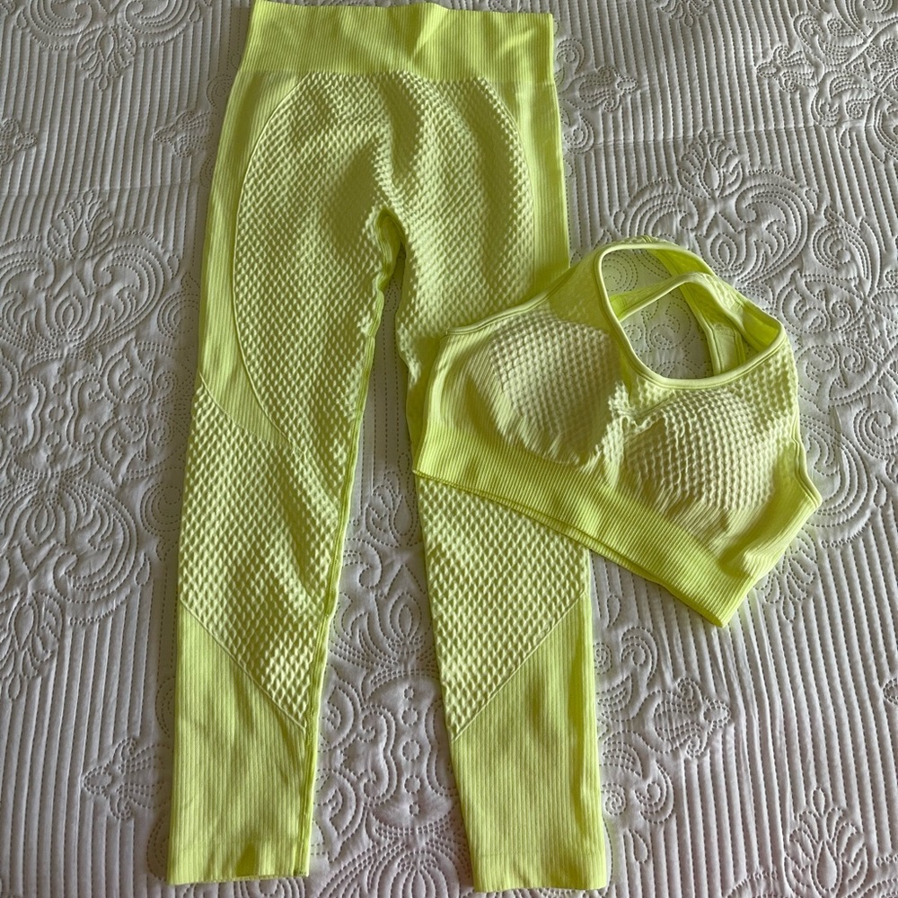 NEW LEMON YELLOW SPORT YOGA SET LEGGINGS TOP M
